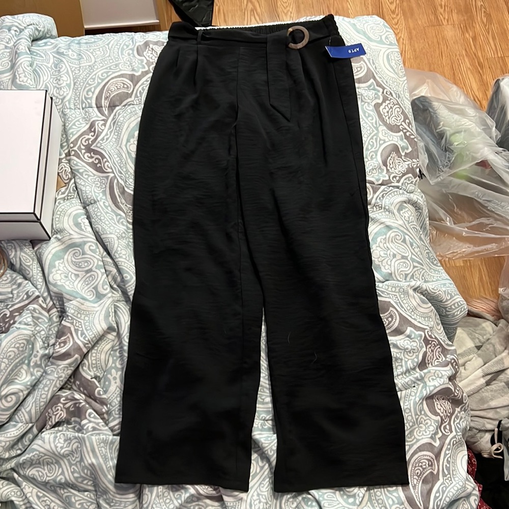 Apt 9 black dress pants - size small NWT ‼️